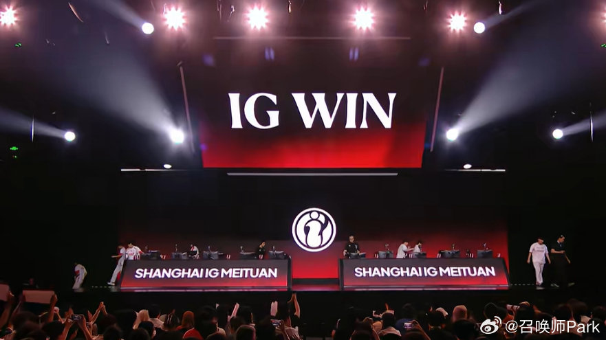 IG对阵LGD拿到三个赛点,Rookie表现出色