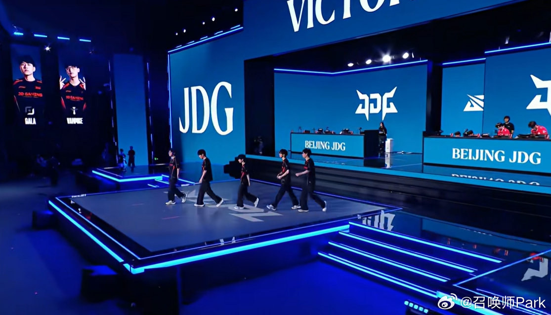 JDG零封WE斩获三连胜