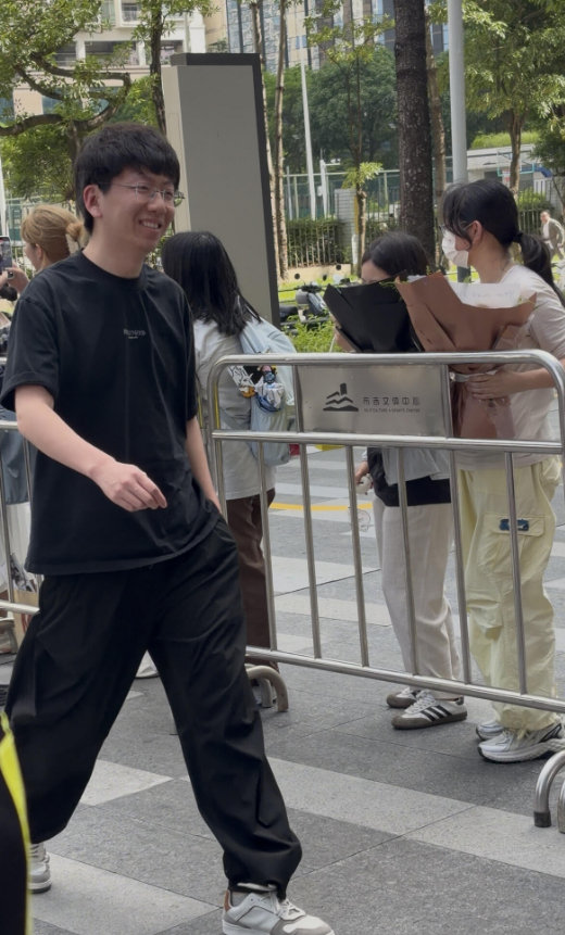 TES被AL虐晕,粉丝吐槽打野问题